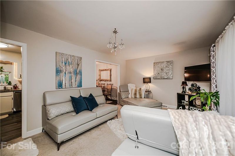 1701 Weststone Dr, Charlotte, NC 28208