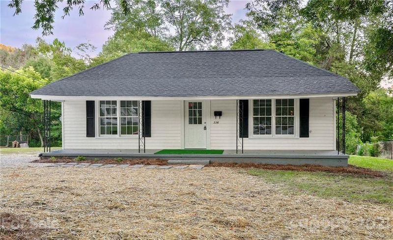 336 E Catawba Ave, Mooresville, NC 28115