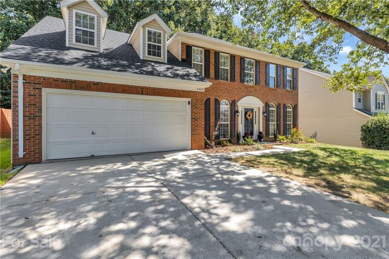 6402 Falls Lake Dr, Charlotte, NC 28270