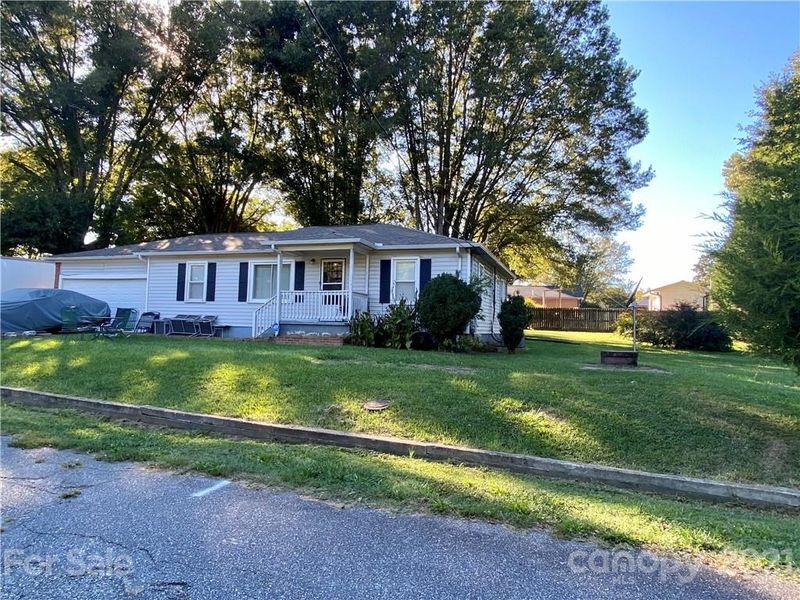 107 Keever St, Lincolnton, NC 28092