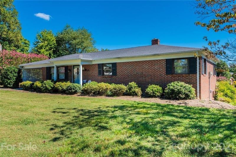 400 27th St NW, Hickory, NC 28601