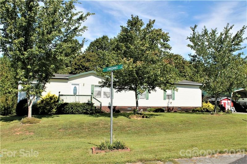 2100 Constance Ct, Dallas, NC 28034