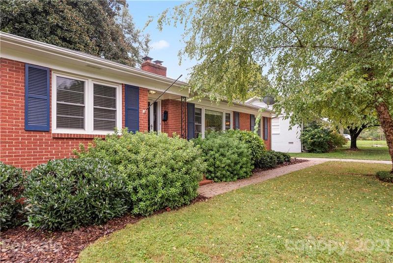 5014 Wedgewood Dr, Charlotte, NC 28210
