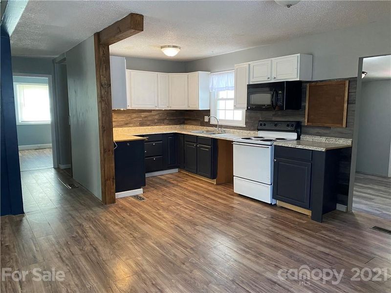 3583 Harmony Hw, Harmony, NC 28634