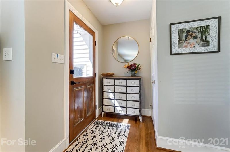 645 Sandridge Rd, Charlotte, NC 28210