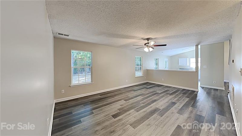 308 Graham Meadow Dr, Charlotte, NC 28213
