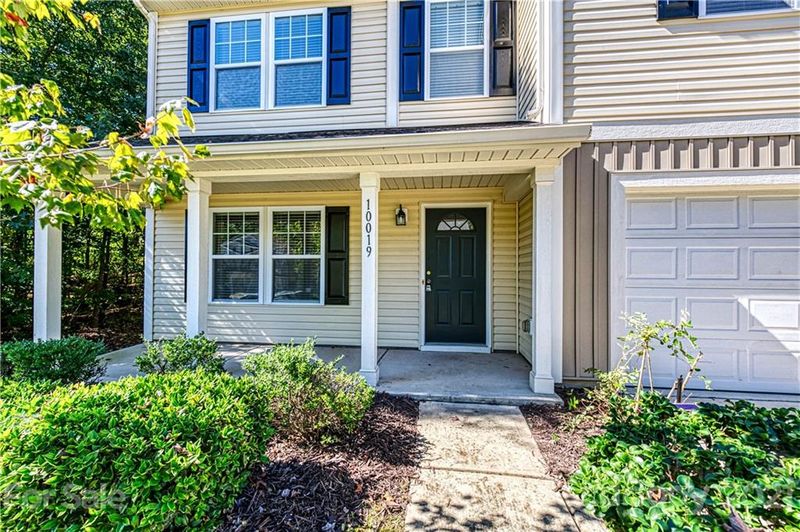 10019 Daniel Dwayne Dr, Charlotte, NC 28214