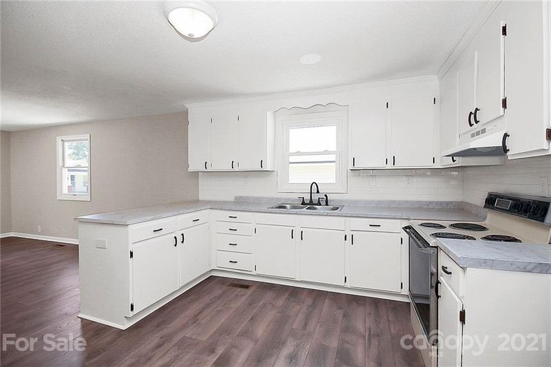 714 Broad St, Kannapolis, NC 28081