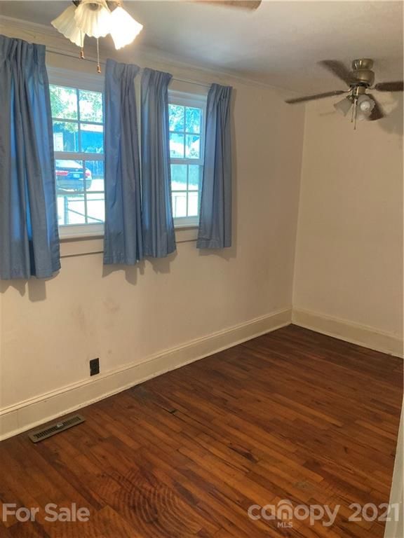 607 8th St, Kannapolis, NC 28081