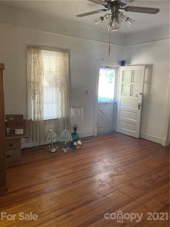 607 8th St, Kannapolis, NC 28081