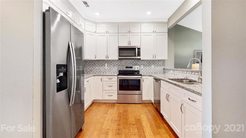 5232 Macandrew Dr, Charlotte, NC 28226