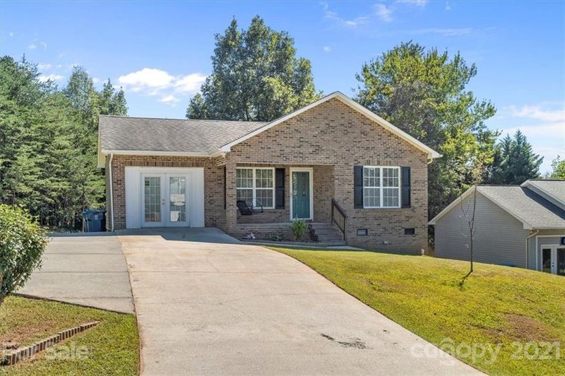 1209 39th St SW, Hickory, NC 28602