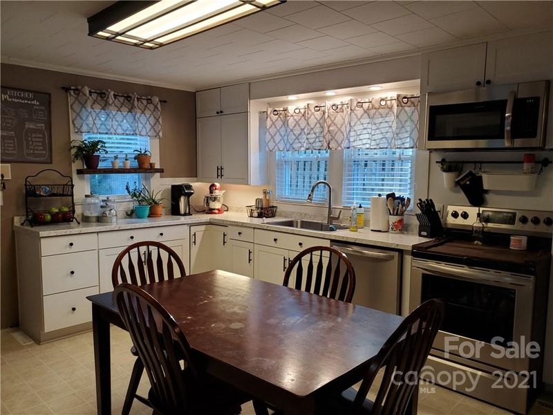 2128 Moose Rd, Kannapolis, NC 28083