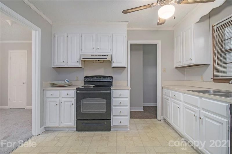 174 Glenwood Dr, Concord, NC 28025