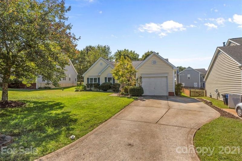 933 Ashburne Pl, Indian Trail, NC 28079