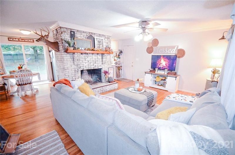 230 Golf Course Rd, Maiden, NC 28650