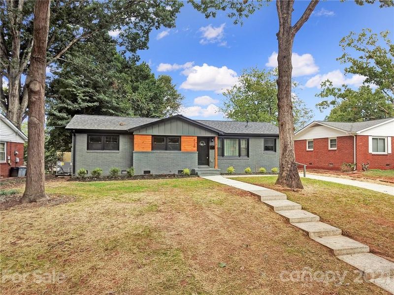 6130 Rosecrest Dr, Charlotte, NC 28210