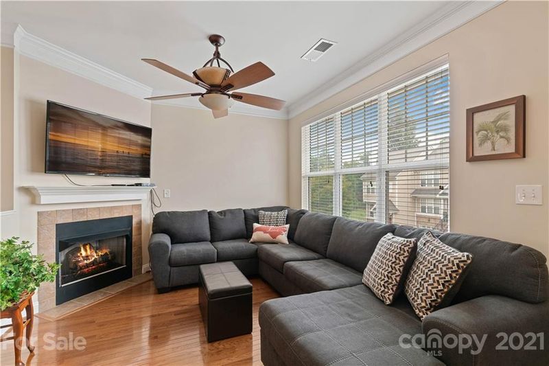 6037 Champions Crest Dr, Charlotte, NC 28269