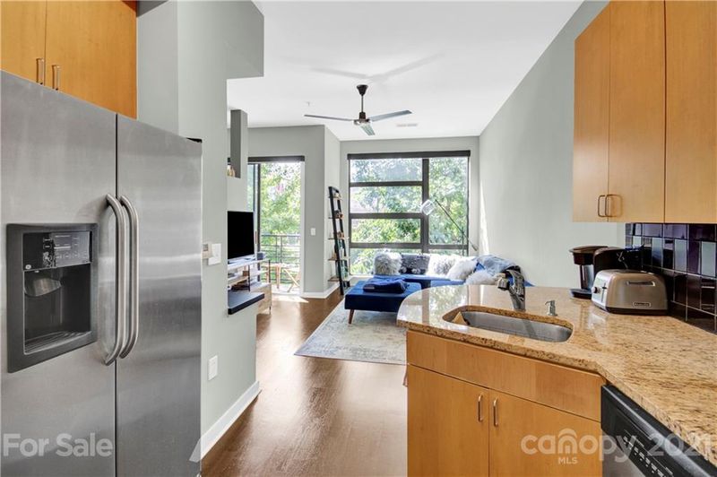 525 E 6th St #204, Charlotte, NC 28202
