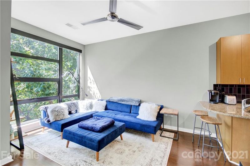 525 E 6th St #204, Charlotte, NC 28202