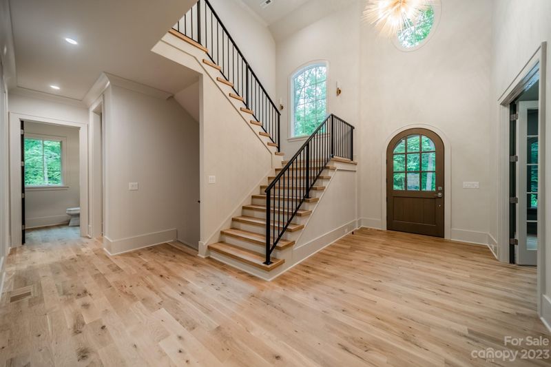6002 Old Providence Ln, Charlotte, NC 28226