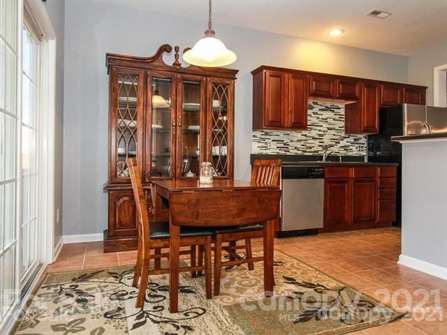 2012 Southridge Dr, Belmont, NC 28012