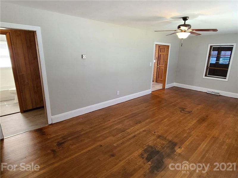 3009 8th Ave, Hickory, NC 28602