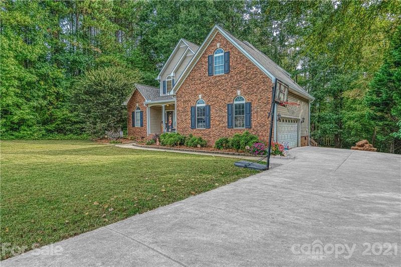 8831 Erbach Ln, Mount Pleasant, NC 28124