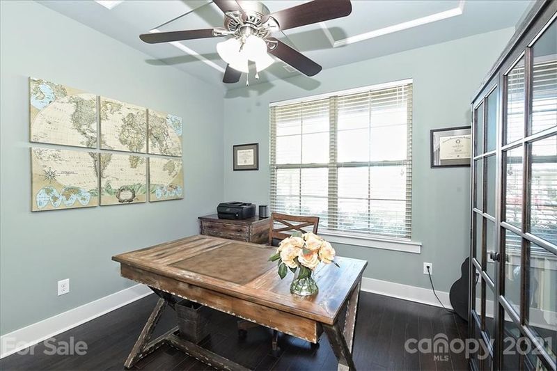2320 Double Oaks Rd, Charlotte, NC 28206