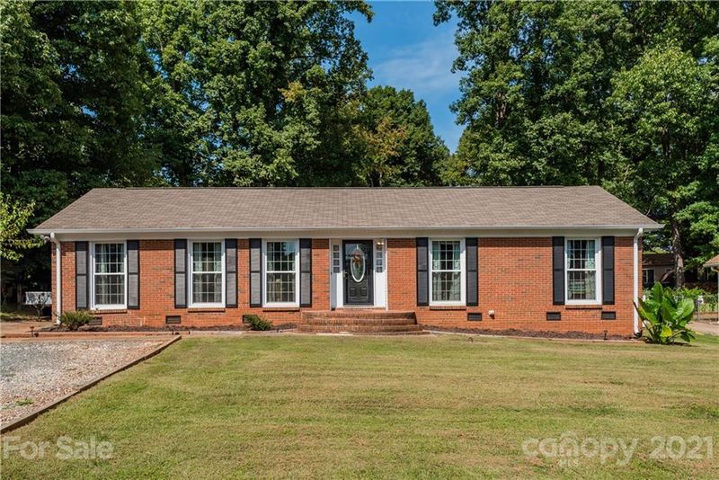 6701 Elm Forest Dr, Charlotte, NC 28212