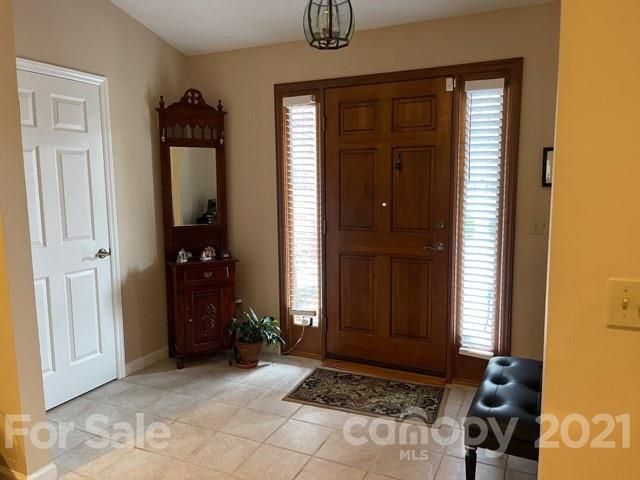 1112 Setter Ln, Concord, NC 28025