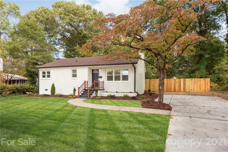 3840 Whitehall Dr, Charlotte, NC 28208