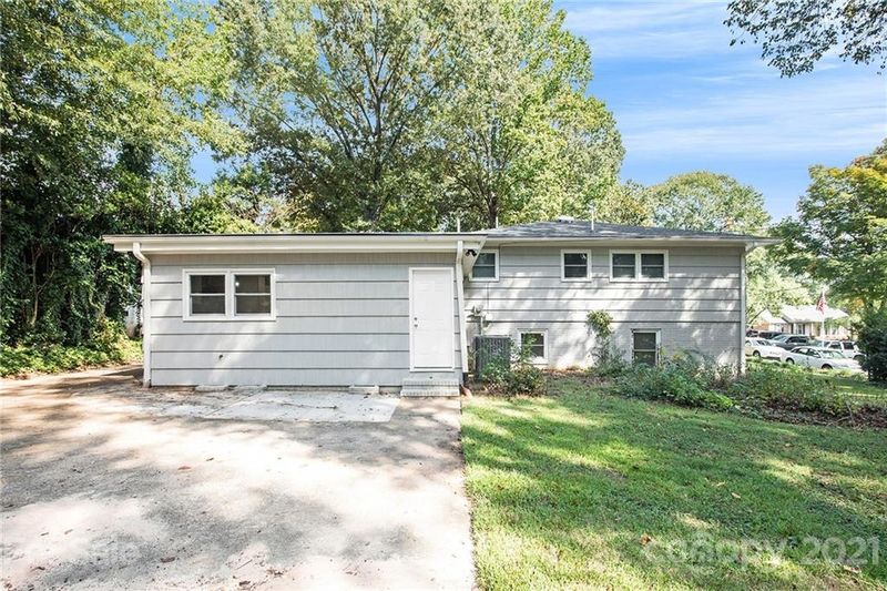 819 Imperial Dr, Gastonia, NC 28054