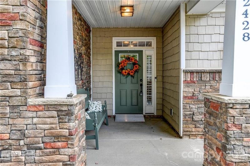 12428 Meetinghouse Dr, Cornelius, NC 28031