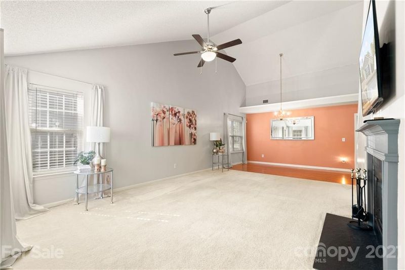 11041 Pointer Ridge Dr, Charlotte, NC 28214