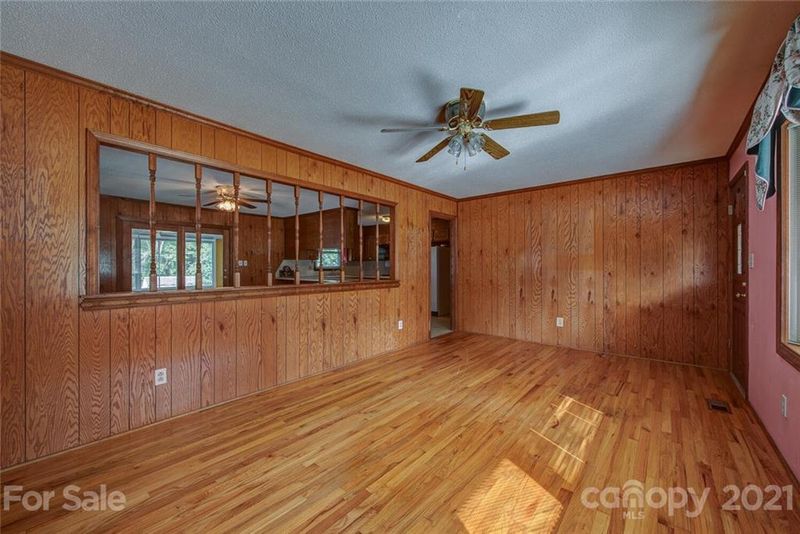 4413 Farmbrook Rd, Gastonia, NC 28056