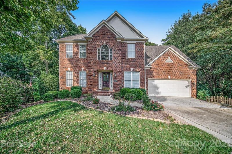 7624 Ridgefield Dr, Charlotte, NC 28269