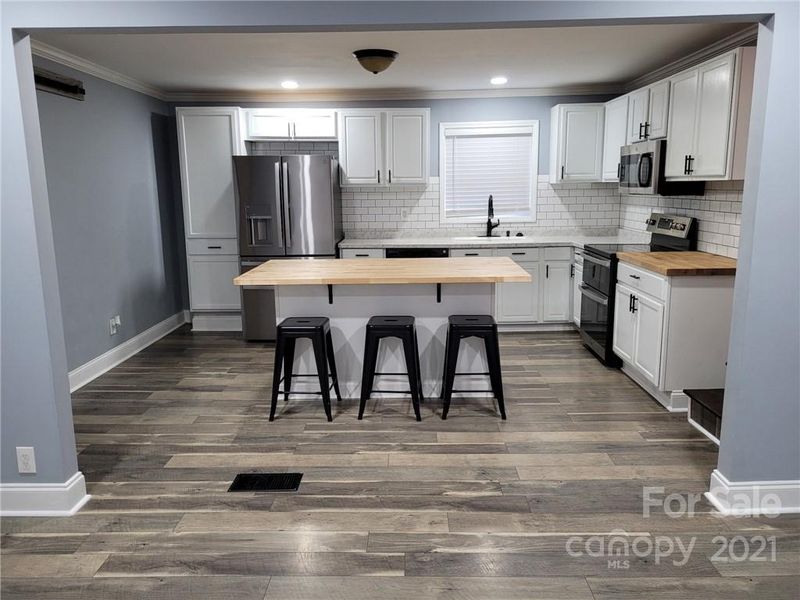 2920 Fallswood Dr, Gastonia, NC 28052