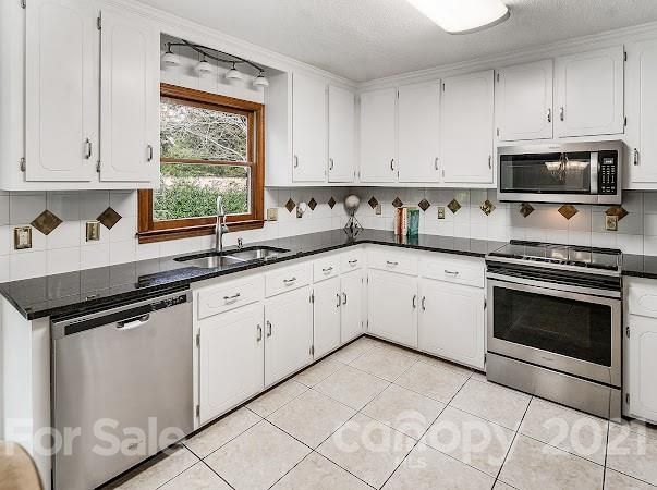 331 Confederate Dr, Concord, NC 28027