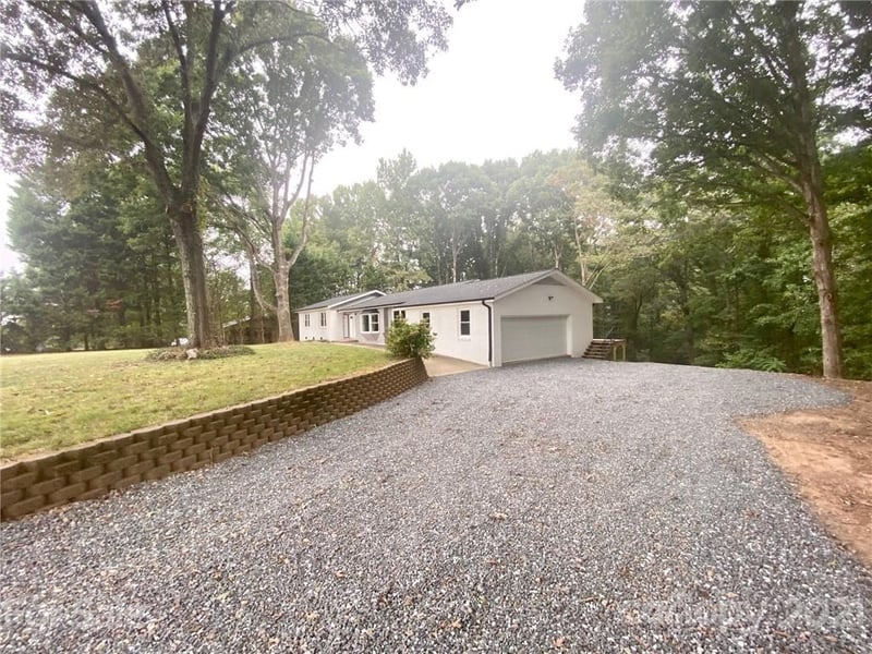2434 Blackburn Bridge Rd, Maiden, NC 28650