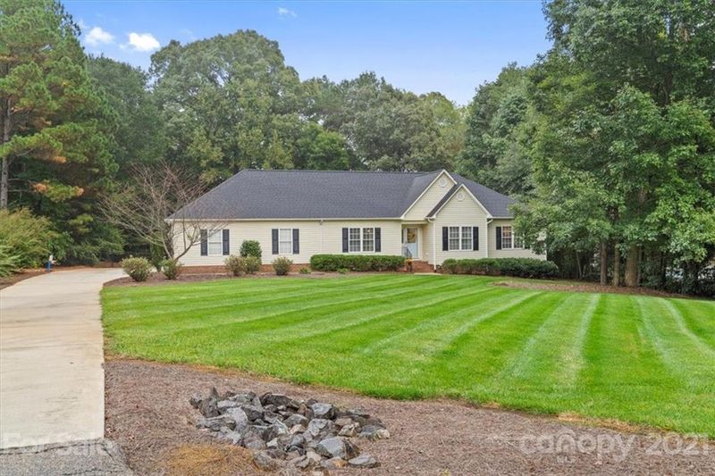 511 Wild Pine Ln, York, SC 29745