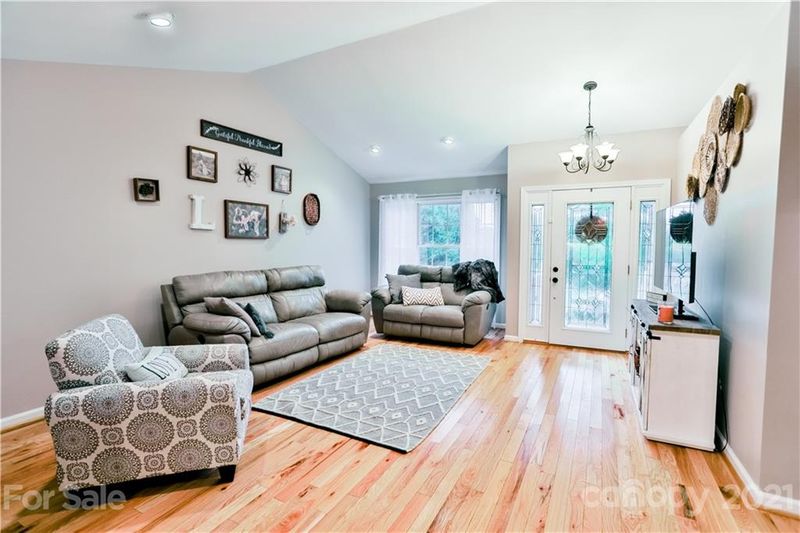 112 Spindle Dr, Maiden, NC 28650