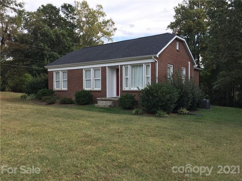 521 30th Ave NW, Hickory, NC 28601