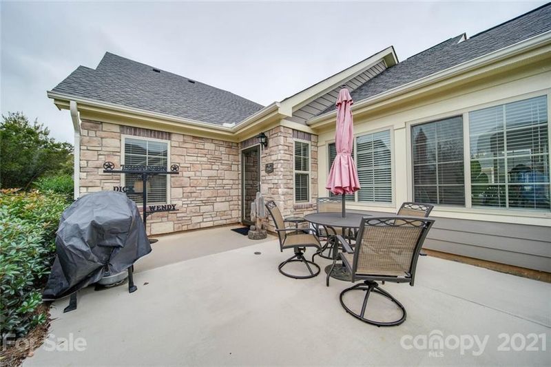2341 Villa Oaks Ct, Gastonia, NC 28054