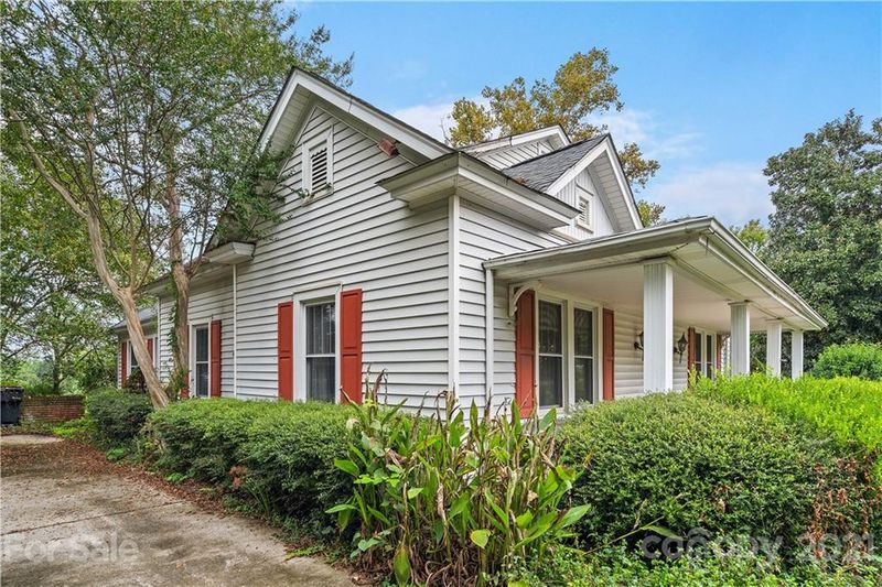 8417 Old Concord Rd, Charlotte, NC 28213