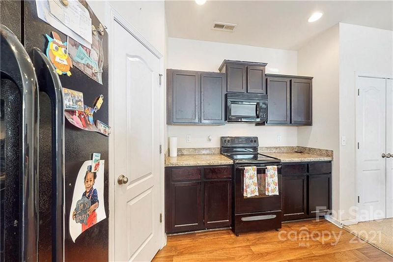 6409 Springbeauty Dr, Charlotte, NC 28227