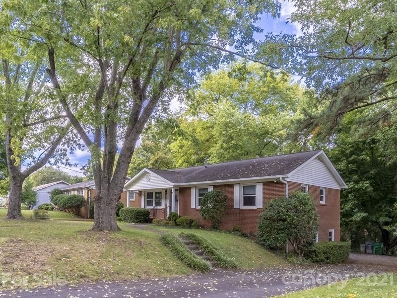 7415 Woodstream Dr, Charlotte, NC 28210