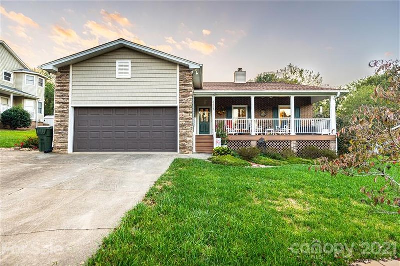 3665 10th Street Dr, Hickory, NC 28601