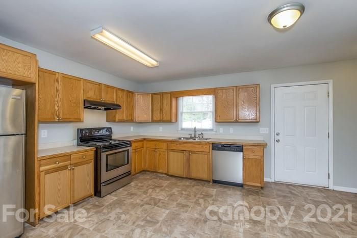 519 Herms Ave, Mount Holly, NC 28120