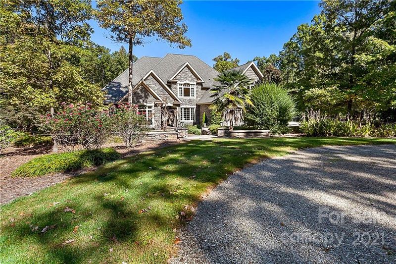 6726 Tree Hill Rd, Matthews, NC 28104